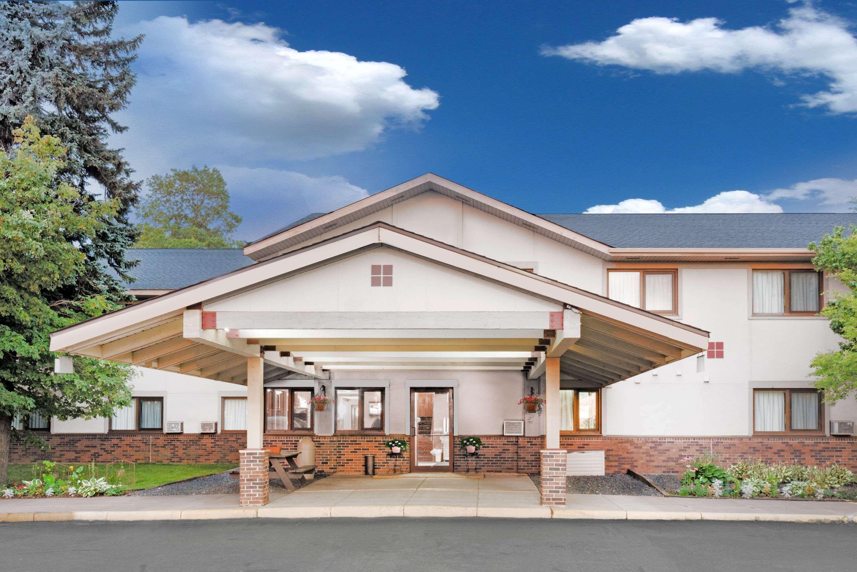 Hotel Super 8 By Wyndham Duluth Exterior foto